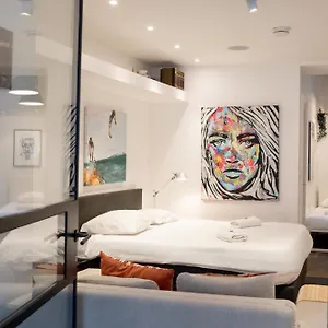 ** Bed & Breakfast Spui In Center Netherlands